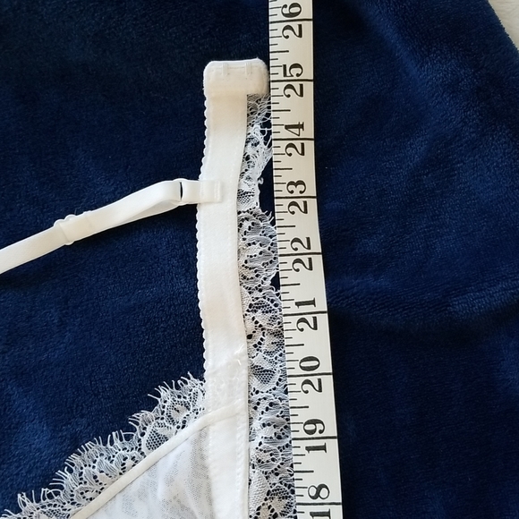 White lace bralette sz s - Picture 10 of 10